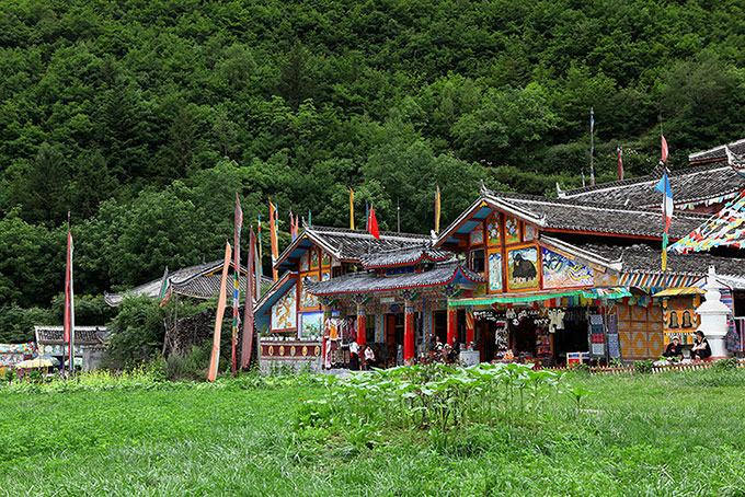 九寨沟的九个藏族村寨建筑――“何药九寨”